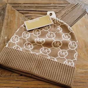 New Michael KORS winter hat torque great gift